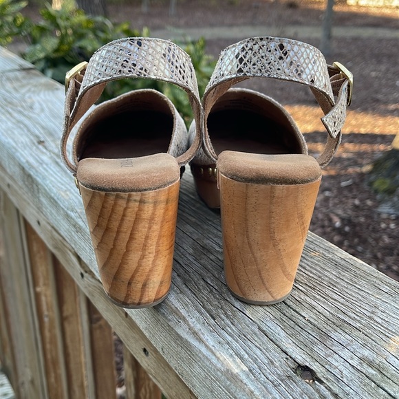 Diba True Cat Paws Platform Wooden Bottom Clogs - Picture 4 of 7